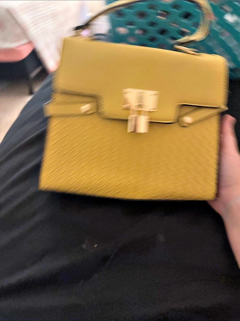 Crossbody Bag in Yellow